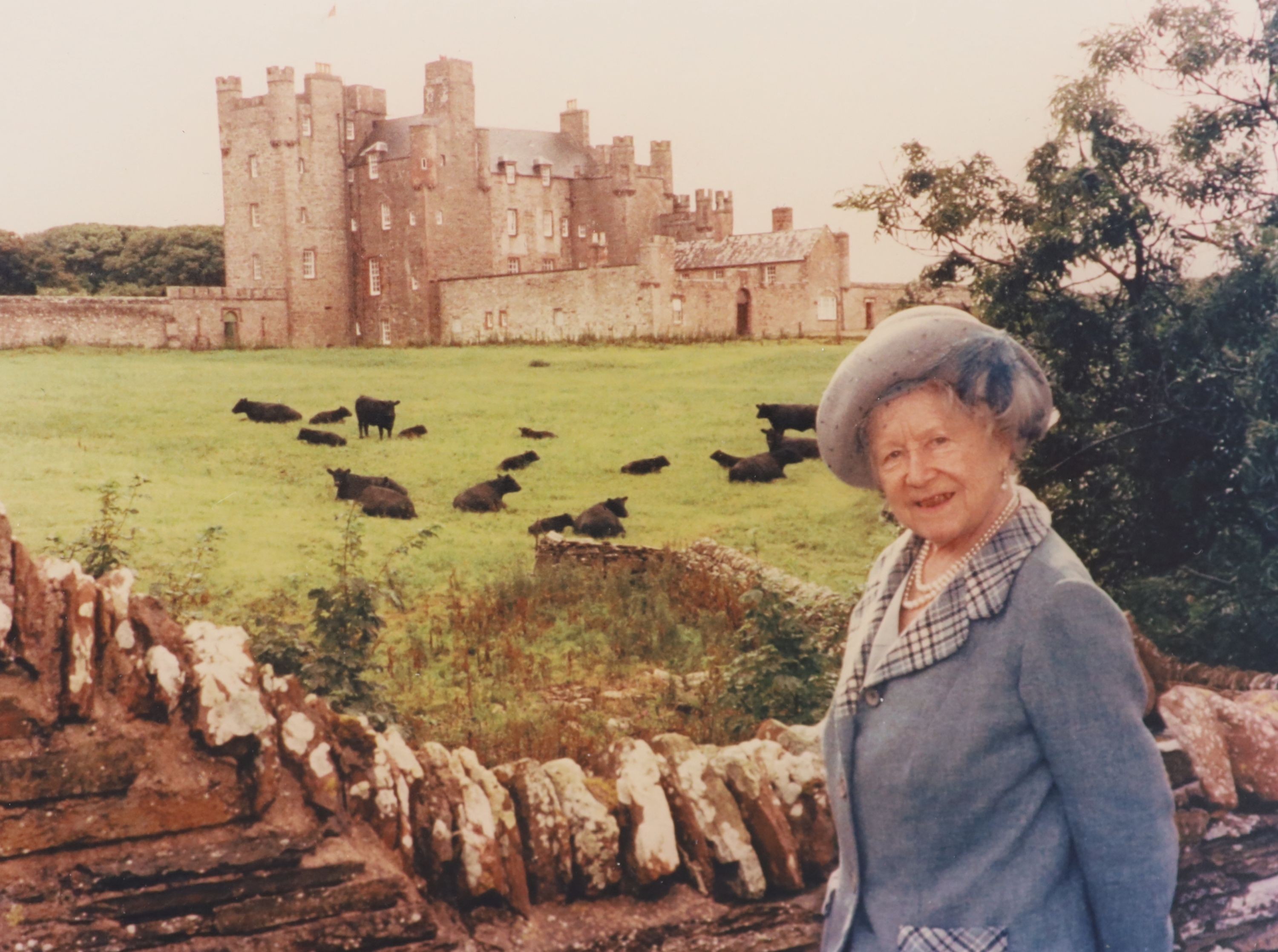 Elizabeth, Queen of George VI of England - 2 colour photographs, sent as Christmas cards for the years 1995 and 2000, each signed ‘’Elizabeth R’’, together with 2 others, unsigned, for the years 1974 and 1995 and 2 furth